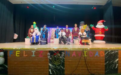 Visita al COP de SSMM Los Reyes Magos. Actuación de Raul Charlo.