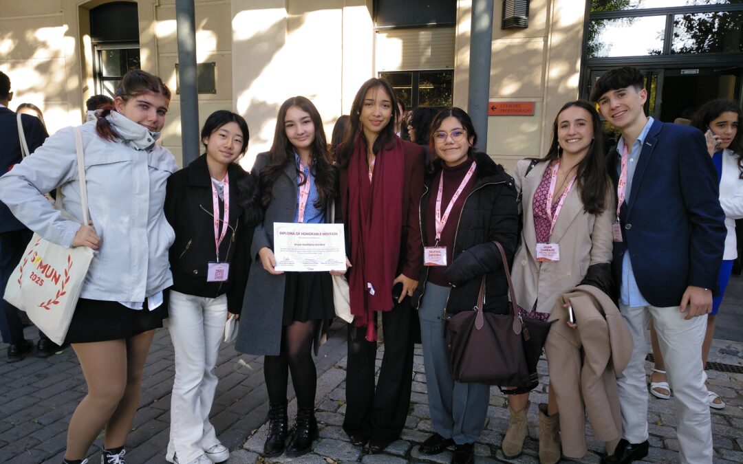 El COP triunfa en el SYMUN 2025